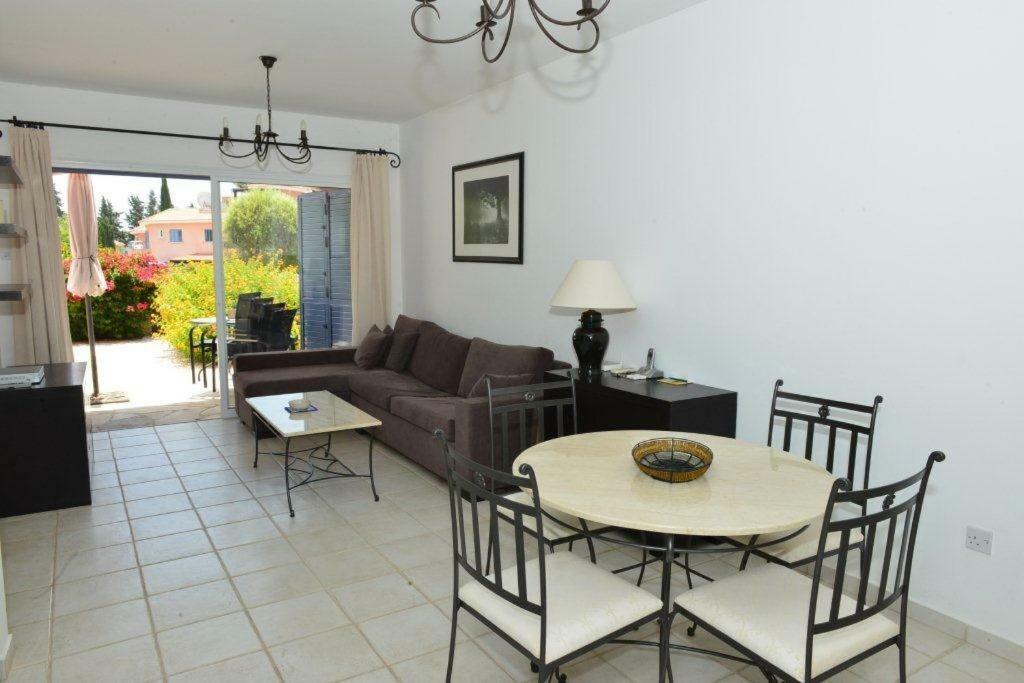 Limnaria Villas Sunny Garden Apartment Paphos Luaran gambar